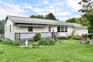 W136 Piepers Valley Rd, Fountain City, WI 54629