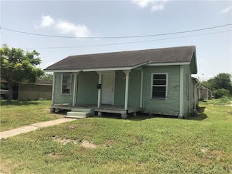 203 N 1st St, Robstown, TX 78380