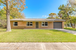 901 Damron St, Daytona Beach, FL 32117