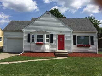 300 Kenwick Dr, Syracuse, NY 13208