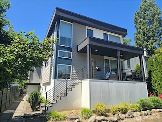 4723 8th Ave NE, Seattle, WA 98105
