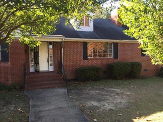 567 Charlotte St, Hamlet, NC 28345
