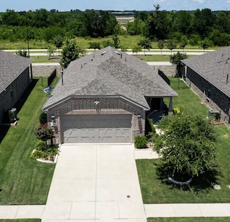 921 Hidden Eddy Dr, McKinney, TX 75071