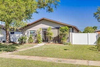 513 89th Ave N, Saint Petersburg, FL 33702