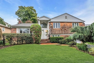 36 Burton Ave, Plainview, NY 11803