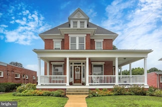 21 W Main St, Camp Hill, PA 17011