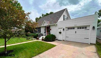 911 Black Hills Ave, Alliance, NE 69301