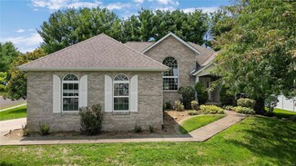 2654 Meridian Lake Dr, Belleville, IL 62221