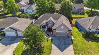 3115 S Arrowhead Dr, Independence, MO 64057
