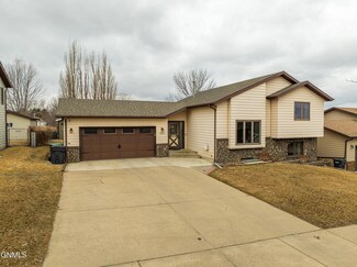 1801 12th Ave SE, Mandan, ND 58554