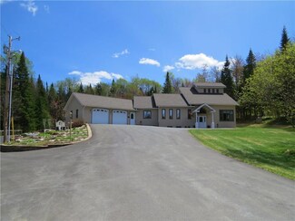 43 Desjardins St, Fort Kent, ME 04743