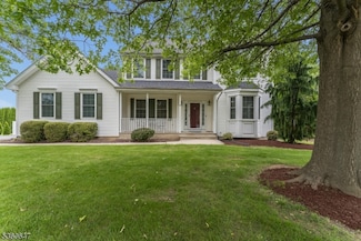 909 Adrienne Ave, Stewartsville, NJ 08886