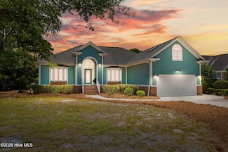 3223 Saint Andrews Cir SE, Southport, NC 28461