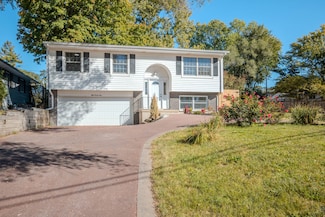 839 N Bennett St, Geneva, IL 60134