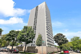 2525 S Shore Dr Unit 5C, Milwaukee, WI 53207