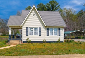 303 Gore St, Huntland, TN 37345