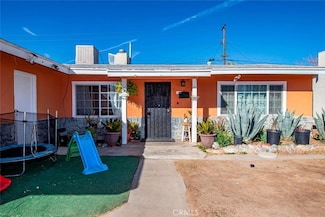 423 Landsford St, Lancaster, CA 93535