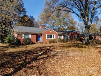 2205 Rama Rd, Charlotte, NC 28212
