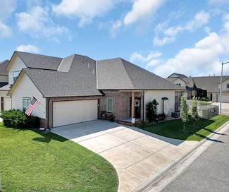 818 N Mccloud Cir, Andover, KS 67002