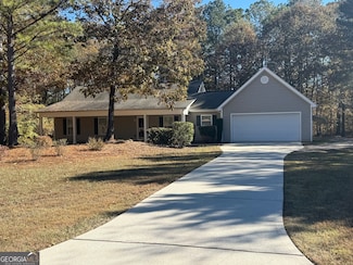 104 Cedar Ridge Dr, Lagrange, GA 30241