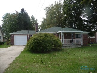 705 E Crocker St, Bradner, OH 43406