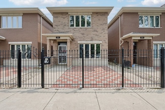 3811 S Albany Ave, Chicago, IL 60632
