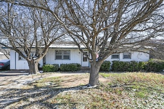 1220 Avenue L, Ralls, TX 79357