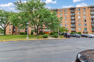 1747 W Crystal Ln Unit 407, Mount Prospect, IL 60056