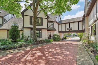 3 Windsor Ct, Rocky River, OH 44116