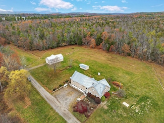 9 Snug Harbor Rd, Belgrade, ME 04917