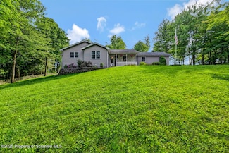 312 Bear Brook Acres Dr, Moscow, PA 18444