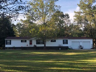 1279 Mail Route Rd, Bonneau, SC 29431