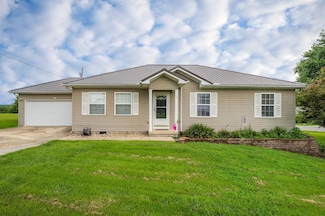 711 Everville Dr, Livingston, TN 38570