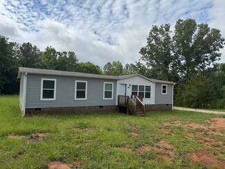 305 Suburban Dr, Greenwood, SC 29646