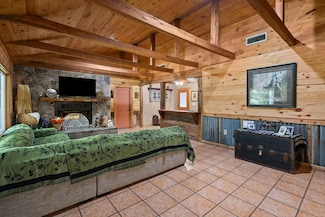 330 Hillcrest St, Lumberton, TX 77657