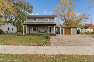 212 Airport Dr, Holly, MI 48442