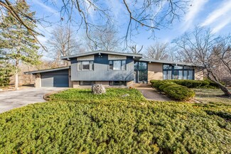 2089 Old Willow Rd, Northfield, IL 60093