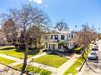 102 Parkwood Dr, Redlands, CA 92373