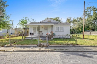 613 S Crocker St, Sulphur, LA 70663