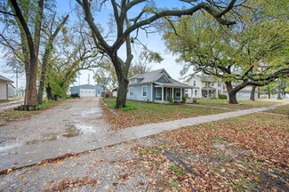 713 Chestnut St, Halstead, KS 67056