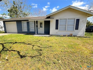 1206 Oliver St, Victoria, TX 77901
