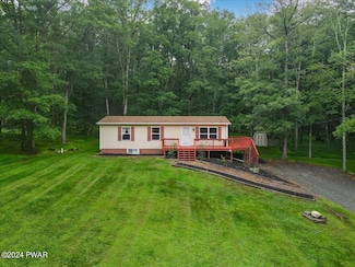 111 Grasshopper Way, Hawley, PA 18428