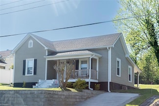 304 Broad St, Mount Airy, NC 27030