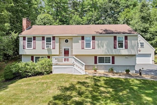 22 Hampshire Dr, Derry, NH 03038