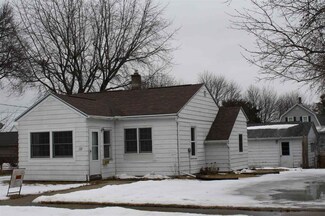 526 N 1st St, Randolph, WI 53956