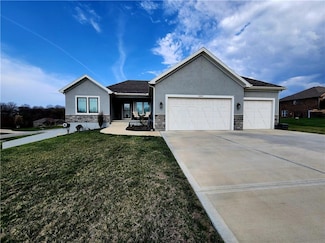 13405 Oakbrook Dr, Kearney, MO 64060