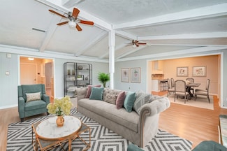 2709 Adams St, Alvin, TX 77511