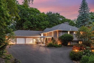 19435 Cottagewood Rd, Excelsior, MN 55331