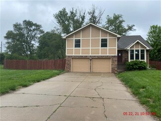 408 Brookwood St, Lansing, KS 66043