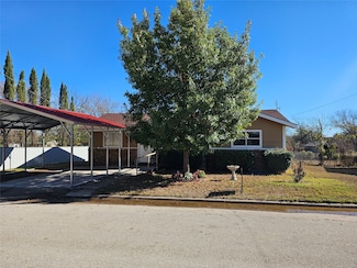 509 Starkey St, Bangs, TX 76823